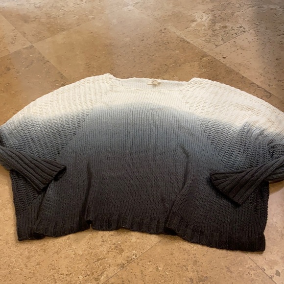 NWOT Mystree sweater size M/L - Picture 1 of 3